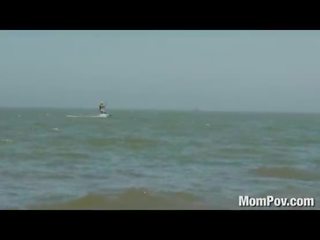 Пухка шльондра матуся на в пляж