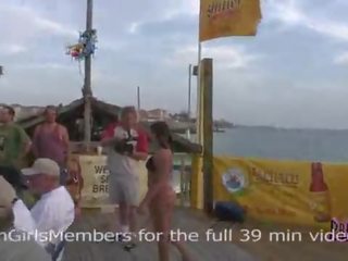 Normal printemps pause bikini concours tours en sauvage bizarre adulte vidéo film